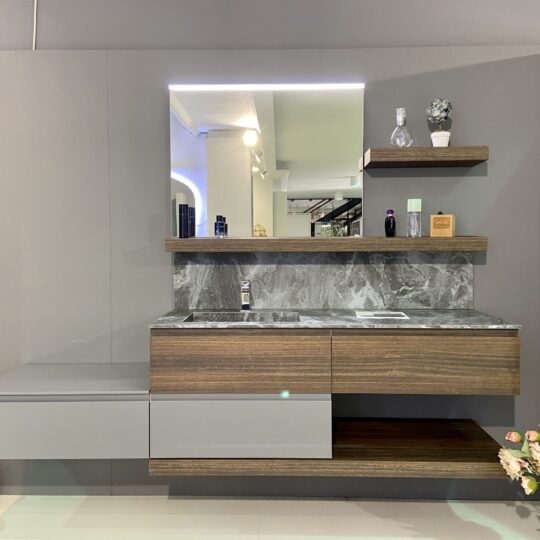 Showroom arredamento: arredo bagno