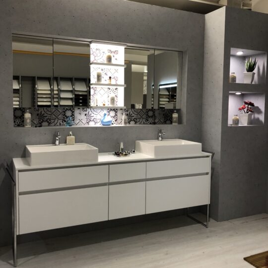 Showroom arredamento: arredo bagno